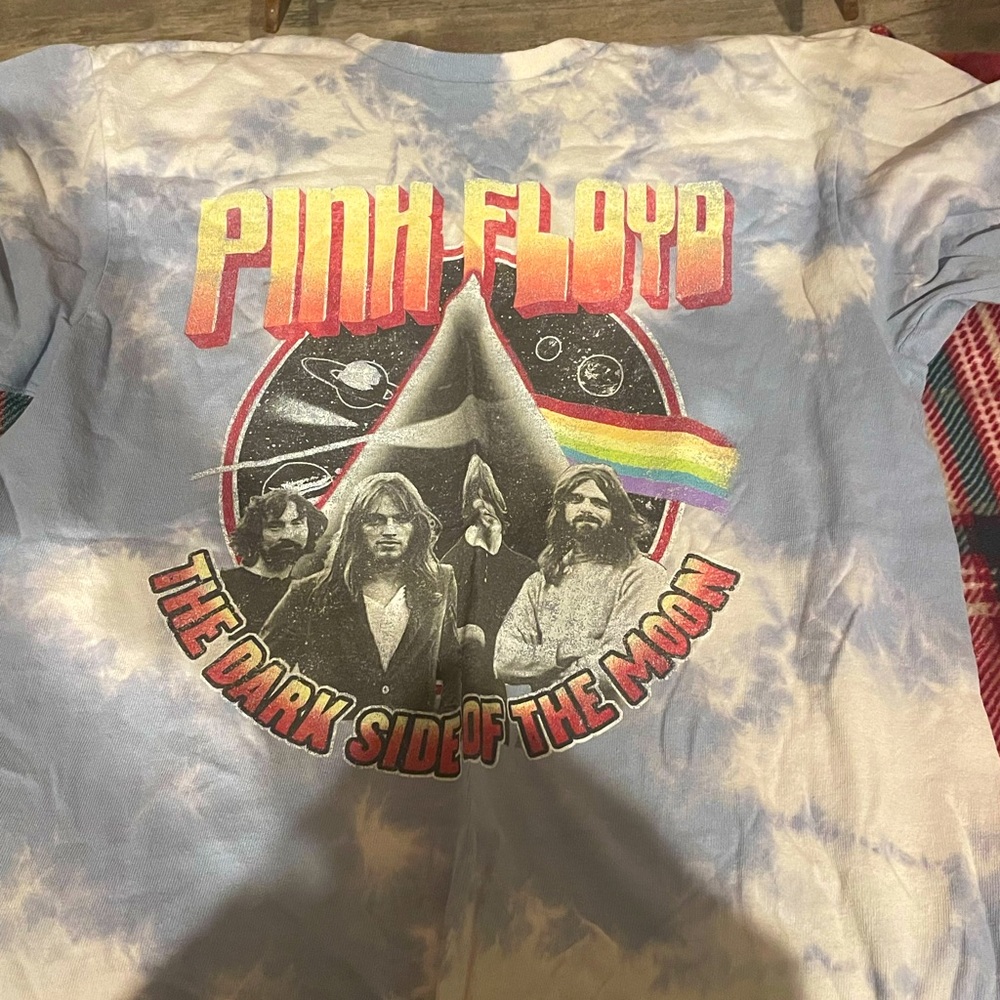 pink floyd T-shirt